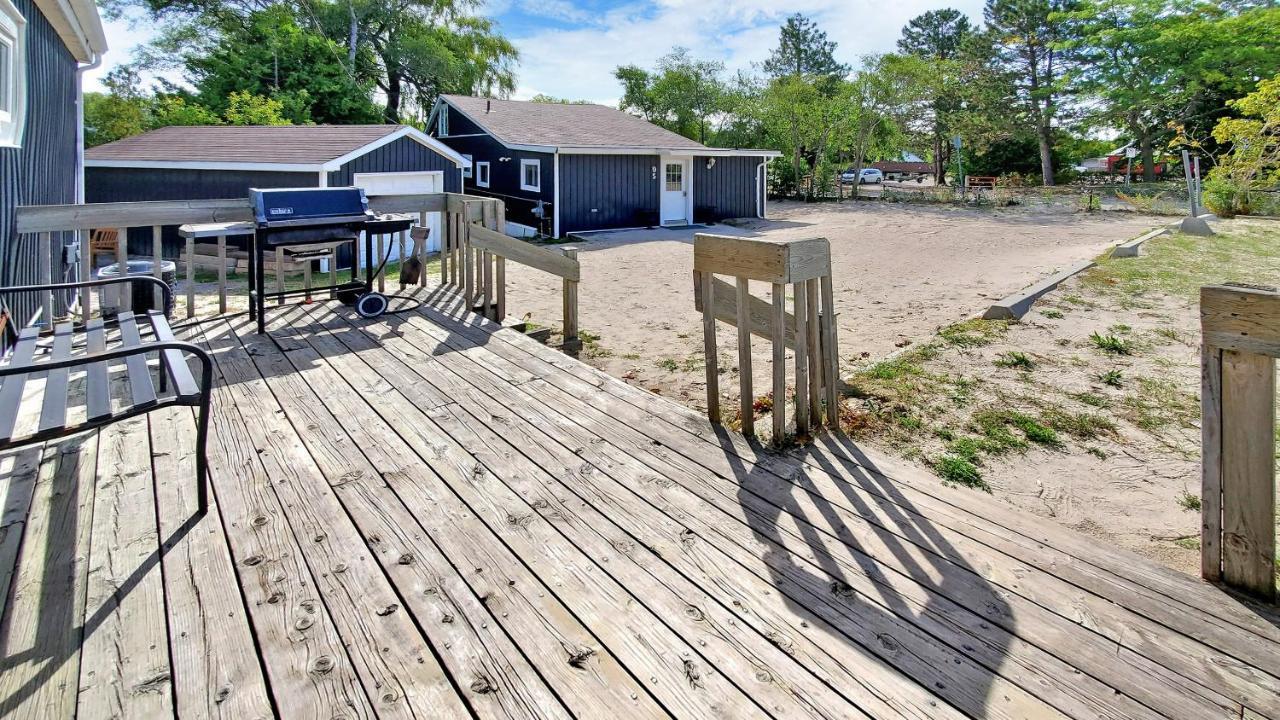 Main Beach River Retreat - Wasaga Beach 1 - Main Strip - 93 Mosley St Zewnętrze zdjęcie