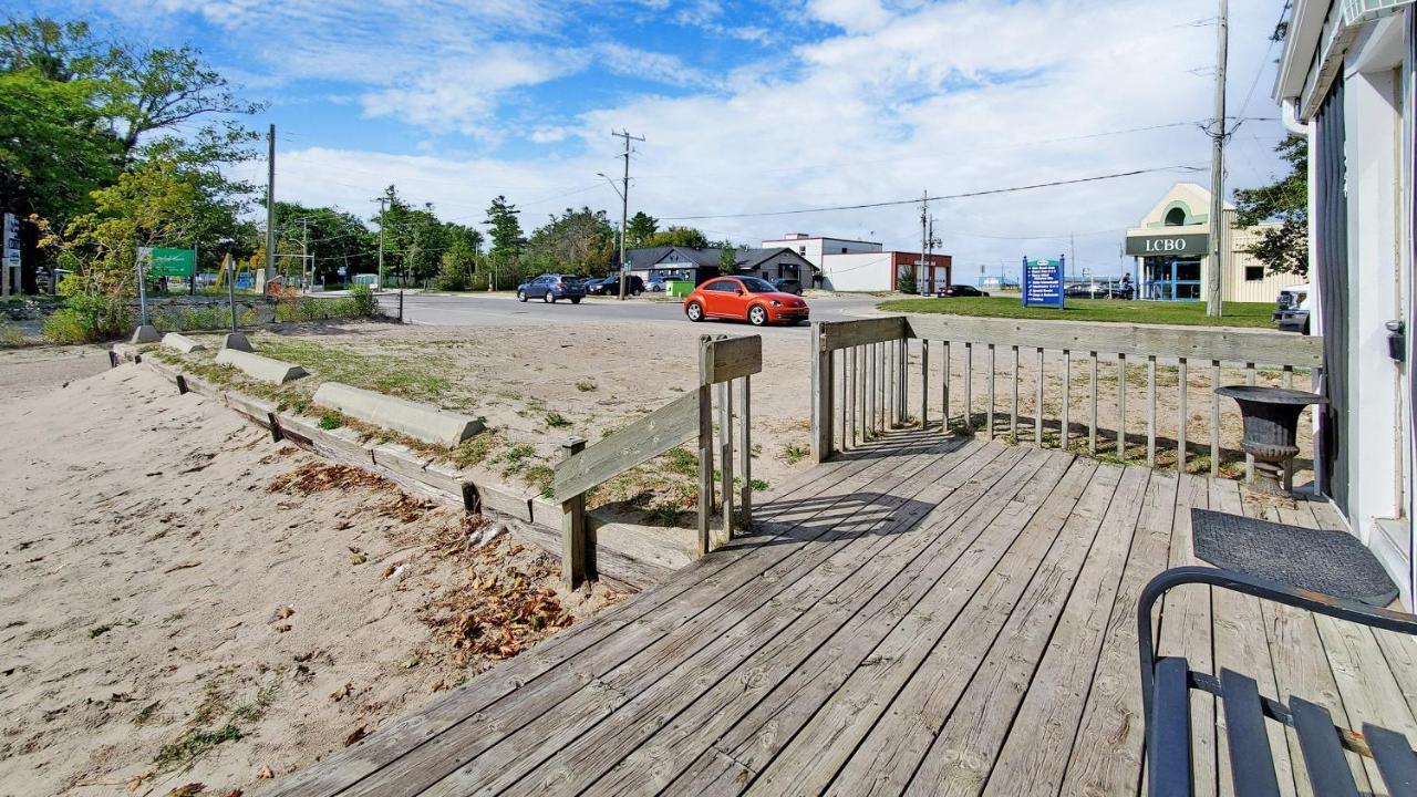 Main Beach River Retreat - Wasaga Beach 1 - Main Strip - 93 Mosley St Zewnętrze zdjęcie