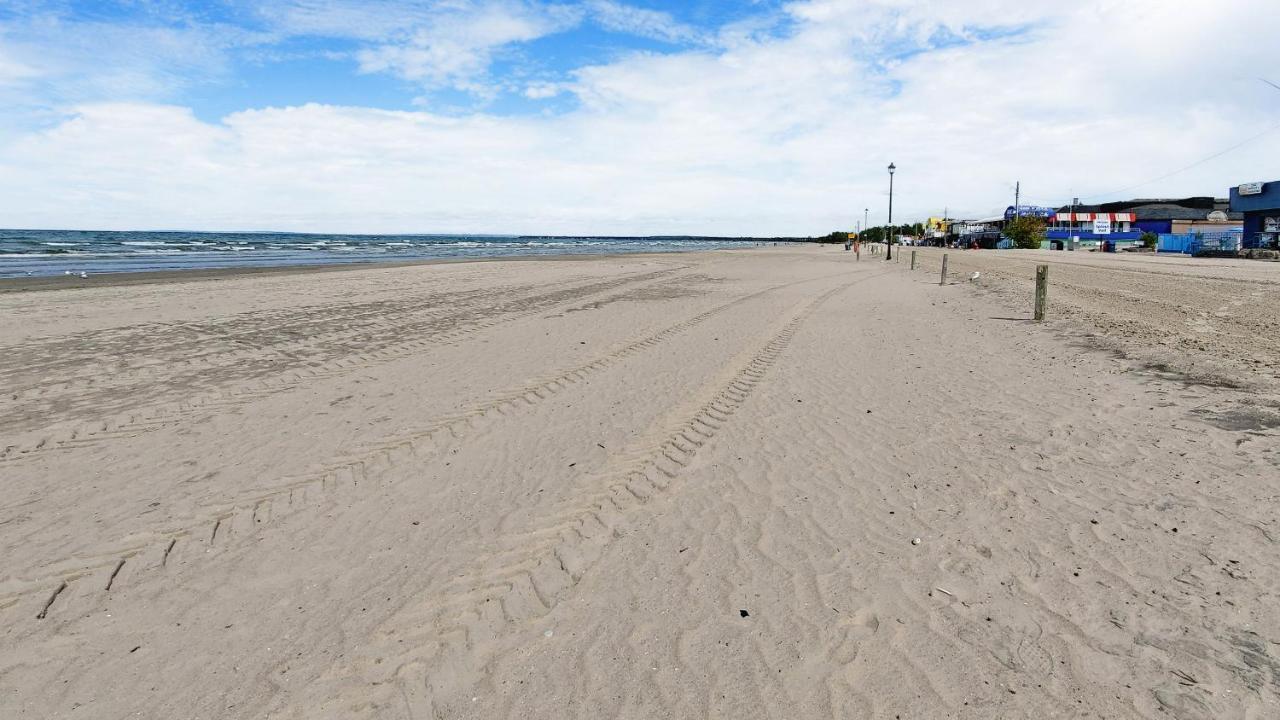 Main Beach River Retreat - Wasaga Beach 1 - Main Strip - 93 Mosley St Zewnętrze zdjęcie