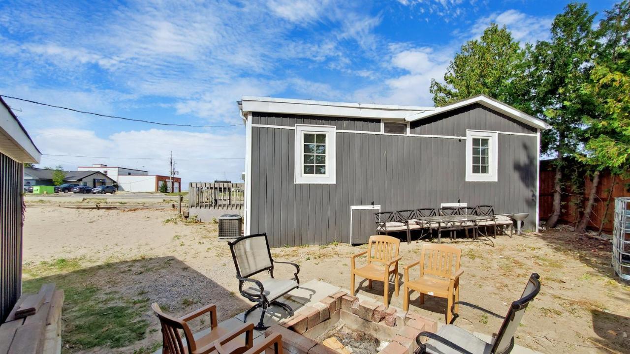 Main Beach River Retreat - Wasaga Beach 1 - Main Strip - 93 Mosley St Zewnętrze zdjęcie