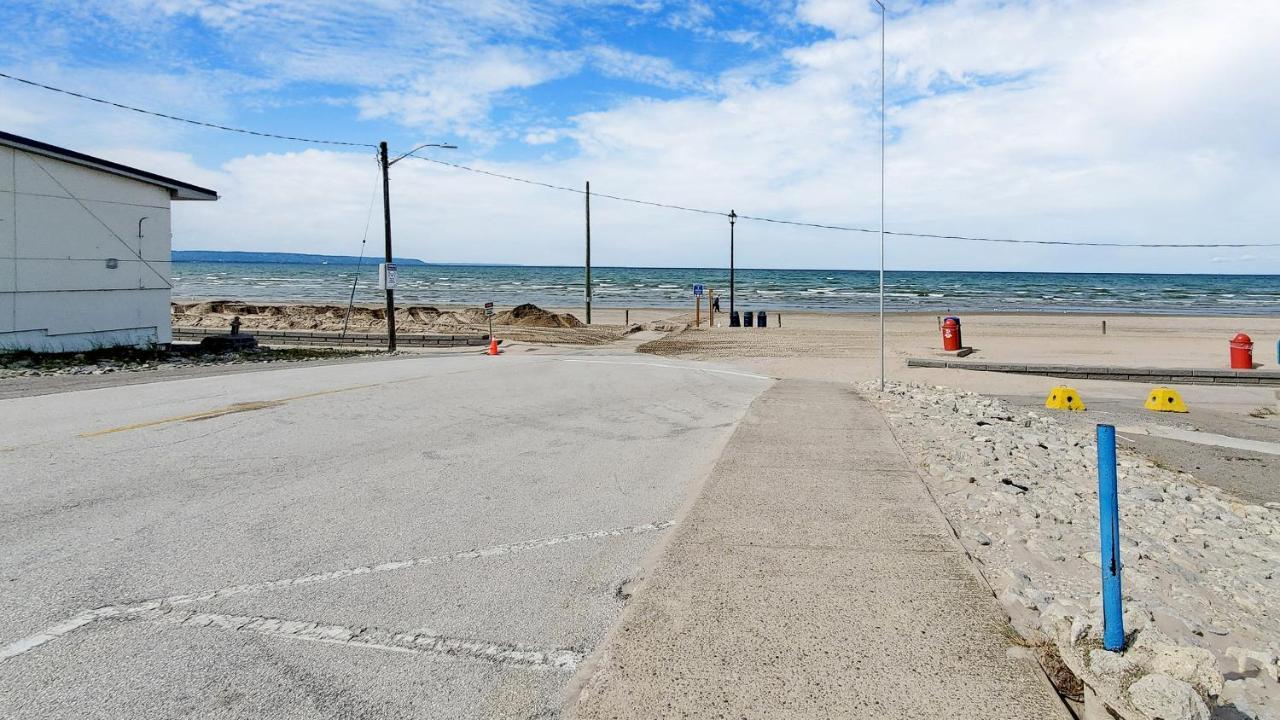 Main Beach River Retreat - Wasaga Beach 1 - Main Strip - 93 Mosley St Zewnętrze zdjęcie